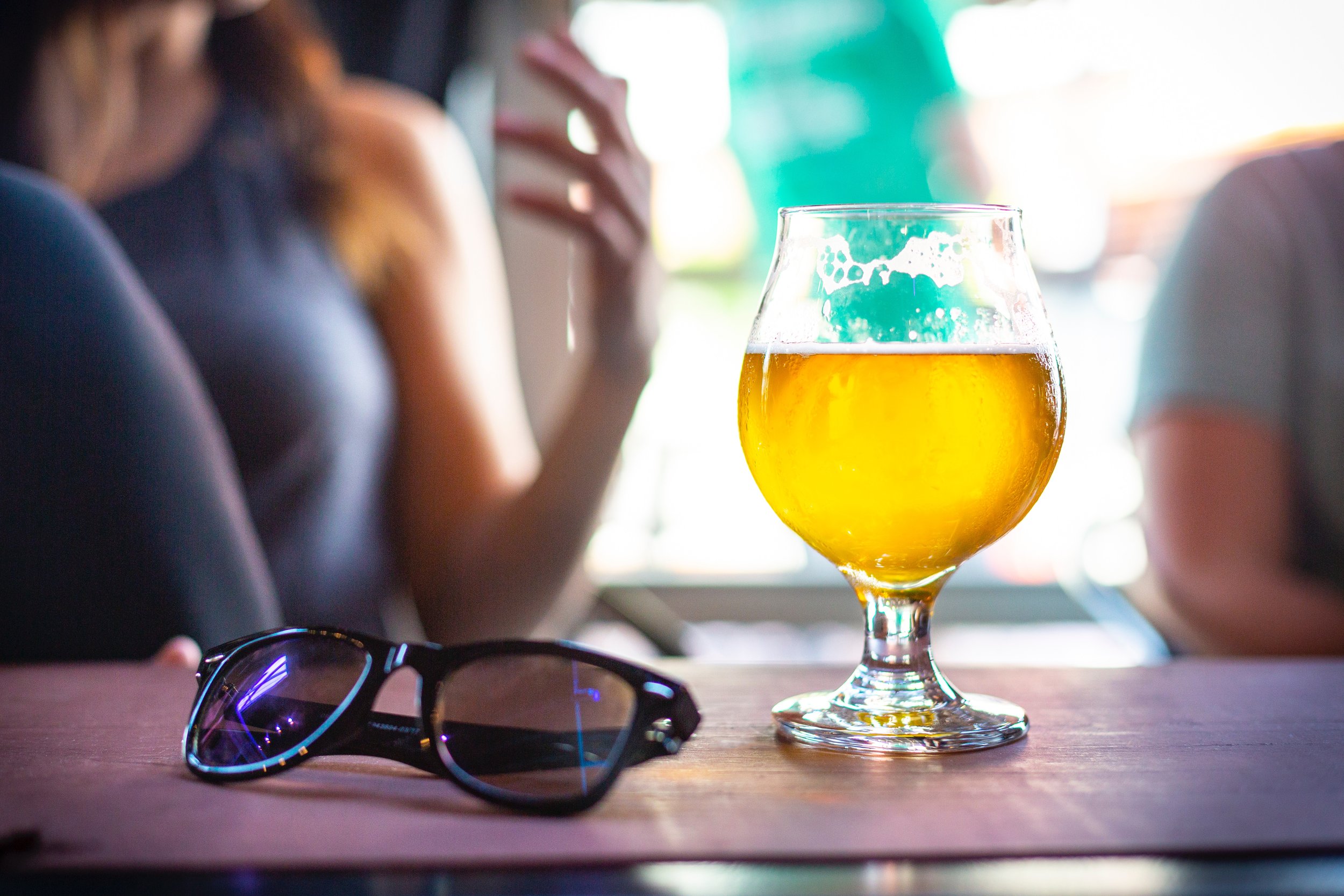 HAPPY HOUR 2 FOR 1 EVERY DAY FROM 3 PM TO 7 PM